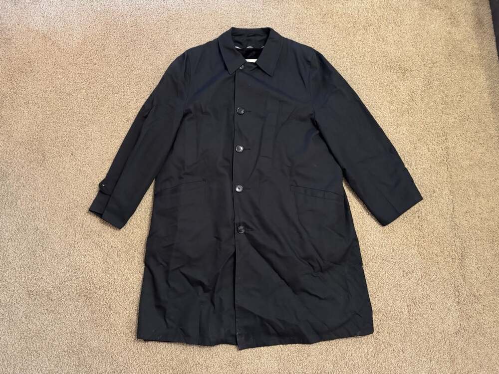 VINTAGE Black Trench Over Coat Sz 42 Water Repellant Classic New York Career USA